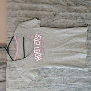 HOOTERS CUTE TEE